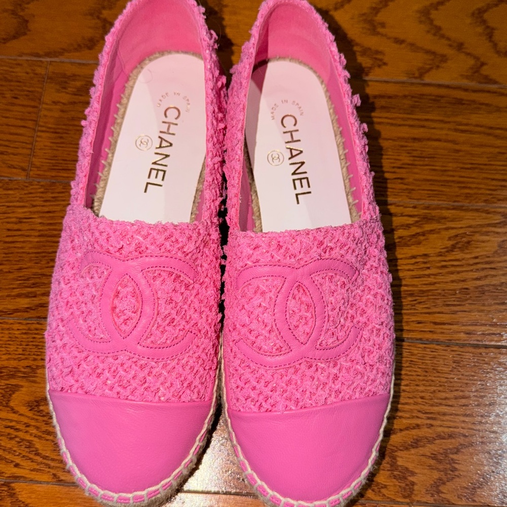 CHANEL Vibrant Pink Espadrilles